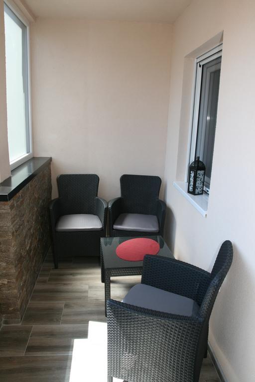 Lola Apartments Banja Koviljača Екстериор снимка